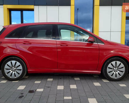 Червоний Мерседес Б-клас, об'ємом двигуна 0 л та пробігом 108 тис. км за 10800 $, фото 2 на Automoto.ua