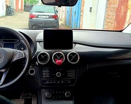 Червоний Мерседес Б-клас, об'ємом двигуна 0 л та пробігом 98 тис. км за 12000 $, фото 1 на Automoto.ua