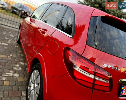 Червоний Мерседес Б-клас, об'ємом двигуна 0 л та пробігом 115 тис. км за 9500 $, фото 15 на Automoto.ua