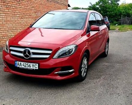 Червоний Мерседес Б-клас, об'ємом двигуна 0 л та пробігом 98 тис. км за 12000 $, фото 17 на Automoto.ua