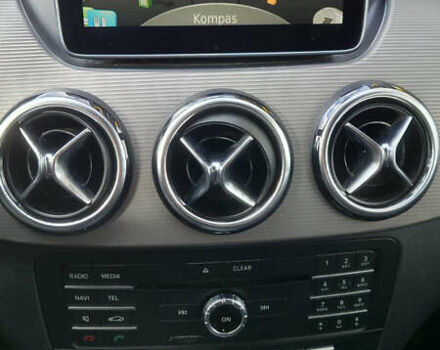 Червоний Мерседес Б-клас, об'ємом двигуна 0 л та пробігом 108 тис. км за 10800 $, фото 5 на Automoto.ua