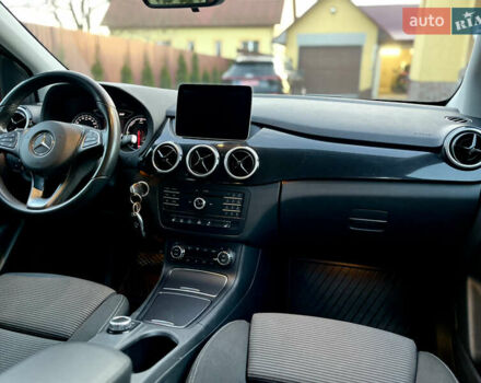 Червоний Мерседес Б-клас, об'ємом двигуна 0 л та пробігом 115 тис. км за 9500 $, фото 26 на Automoto.ua