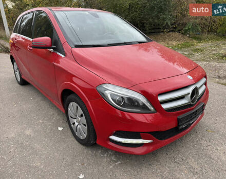 Червоний Мерседес Б-клас, об'ємом двигуна 0 л та пробігом 98 тис. км за 10500 $, фото 2 на Automoto.ua