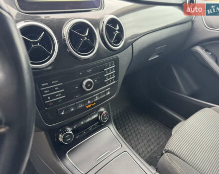 Червоний Мерседес Б-клас, об'ємом двигуна 0 л та пробігом 98 тис. км за 10500 $, фото 10 на Automoto.ua