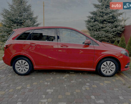 Червоний Мерседес Б-клас, об'ємом двигуна 0 л та пробігом 115 тис. км за 9500 $, фото 8 на Automoto.ua