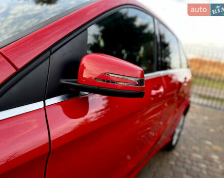 Червоний Мерседес Б-клас, об'ємом двигуна 0 л та пробігом 115 тис. км за 9500 $, фото 6 на Automoto.ua