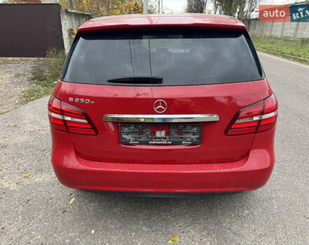 Червоний Мерседес Б-клас, об'ємом двигуна 0 л та пробігом 98 тис. км за 10500 $, фото 4 на Automoto.ua