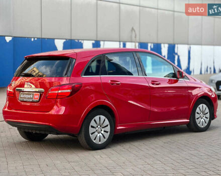 Красный Мерседес Б-класс, объемом двигателя 0 л и пробегом 137 тыс. км за 10790 $, фото 3 на Automoto.ua