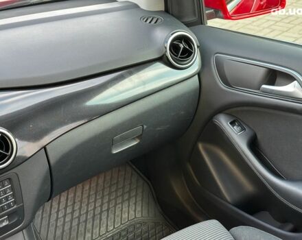 Красный Мерседес Б-класс, объемом двигателя 0 л и пробегом 137 тыс. км за 10790 $, фото 20 на Automoto.ua