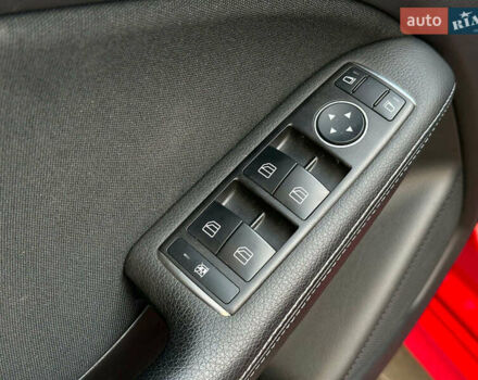 Красный Мерседес Б-класс, объемом двигателя 0 л и пробегом 137 тыс. км за 10790 $, фото 9 на Automoto.ua