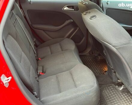 Красный Мерседес Б-класс, объемом двигателя 0 л и пробегом 137 тыс. км за 10790 $, фото 17 на Automoto.ua