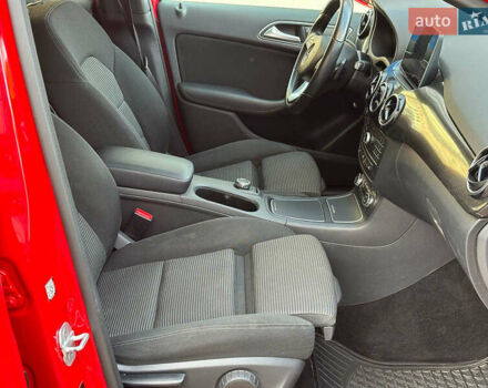 Красный Мерседес Б-класс, объемом двигателя 0 л и пробегом 137 тыс. км за 10790 $, фото 22 на Automoto.ua