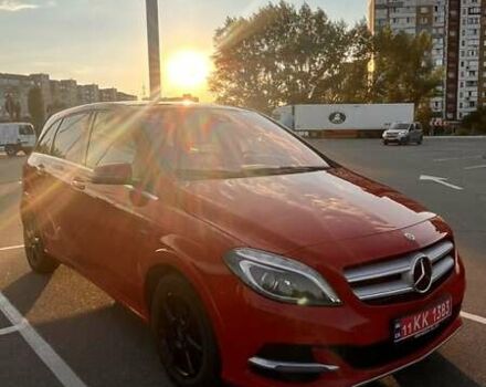 Красный Мерседес Б-класс, объемом двигателя 0 л и пробегом 117 тыс. км за 11300 $, фото 5 на Automoto.ua