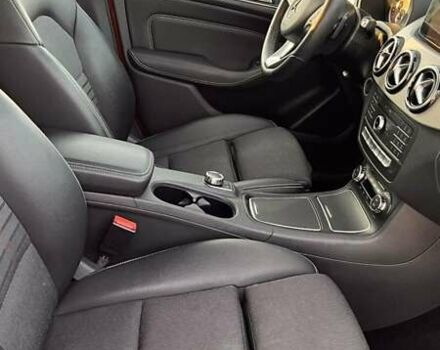 Красный Мерседес Б-класс, объемом двигателя 0 л и пробегом 117 тыс. км за 11300 $, фото 12 на Automoto.ua