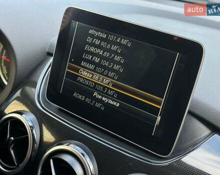 Красный Мерседес Б-класс, объемом двигателя 0 л и пробегом 137 тыс. км за 10790 $, фото 26 на Automoto.ua