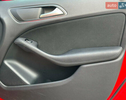 Красный Мерседес Б-класс, объемом двигателя 0 л и пробегом 137 тыс. км за 10790 $, фото 23 на Automoto.ua