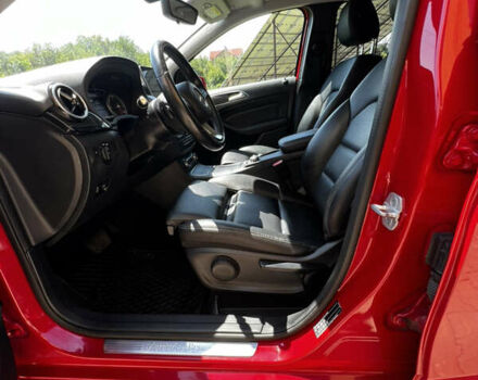 Красный Мерседес Б-класс, объемом двигателя 0 л и пробегом 69 тыс. км за 12600 $, фото 12 на Automoto.ua