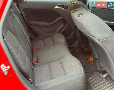 Красный Мерседес Б-класс, объемом двигателя 0 л и пробегом 137 тыс. км за 10790 $, фото 17 на Automoto.ua