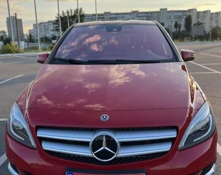 Красный Мерседес Б-класс, объемом двигателя 0 л и пробегом 117 тыс. км за 11300 $, фото 3 на Automoto.ua