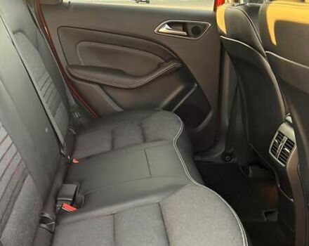 Красный Мерседес Б-класс, объемом двигателя 0 л и пробегом 117 тыс. км за 11300 $, фото 11 на Automoto.ua