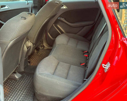 Красный Мерседес Б-класс, объемом двигателя 0 л и пробегом 137 тыс. км за 10790 $, фото 15 на Automoto.ua