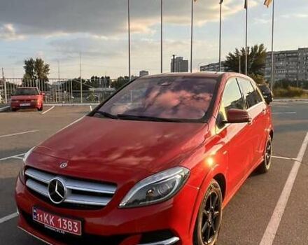 Красный Мерседес Б-класс, объемом двигателя 0 л и пробегом 117 тыс. км за 11300 $, фото 16 на Automoto.ua