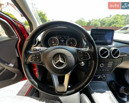 Красный Мерседес Б-класс, объемом двигателя 0 л и пробегом 69 тыс. км за 12600 $, фото 17 на Automoto.ua