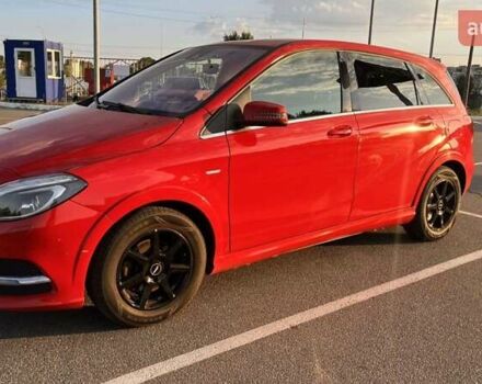 Красный Мерседес Б-класс, объемом двигателя 0 л и пробегом 117 тыс. км за 11300 $, фото 28 на Automoto.ua