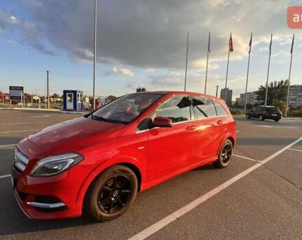 Красный Мерседес Б-класс, объемом двигателя 0 л и пробегом 117 тыс. км за 11300 $, фото 20 на Automoto.ua