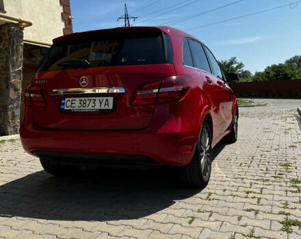 Красный Мерседес Б-класс, объемом двигателя 0 л и пробегом 69 тыс. км за 12600 $, фото 4 на Automoto.ua