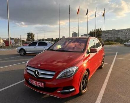 Красный Мерседес Б-класс, объемом двигателя 0 л и пробегом 117 тыс. км за 11300 $, фото 6 на Automoto.ua