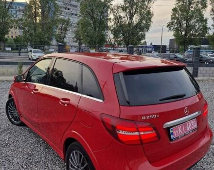 Красный Мерседес Б-класс, объемом двигателя 0 л и пробегом 95 тыс. км за 10800 $, фото 5 на Automoto.ua