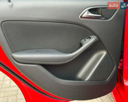 Красный Мерседес Б-класс, объемом двигателя 0 л и пробегом 137 тыс. км за 10790 $, фото 16 на Automoto.ua