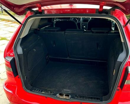 Красный Мерседес Б-класс, объемом двигателя 2 л и пробегом 345 тыс. км за 5500 $, фото 3 на Automoto.ua