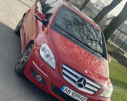 Красный Мерседес Б-класс, объемом двигателя 2 л и пробегом 201 тыс. км за 6850 $, фото 1 на Automoto.ua
