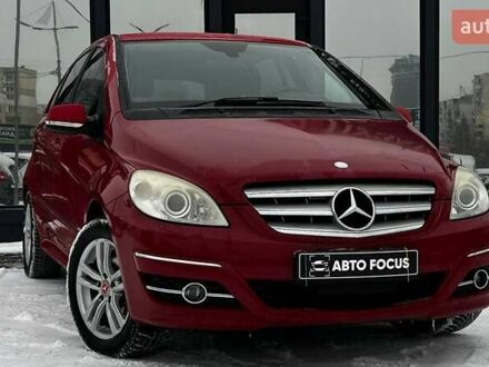 Красный Мерседес Б-класс, объемом двигателя 1.7 л и пробегом 109 тыс. км за 7490 $, фото 1 на Automoto.ua