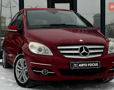 Красный Мерседес Б-класс, объемом двигателя 1.7 л и пробегом 109 тыс. км за 7490 $, фото 1 на Automoto.ua