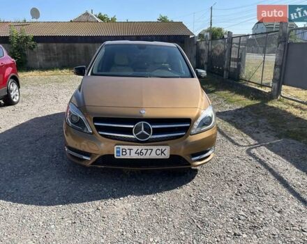 Червоний Мерседес Б-клас, об'ємом двигуна 1.8 л та пробігом 129 тис. км за 12900 $, фото 1 на Automoto.ua