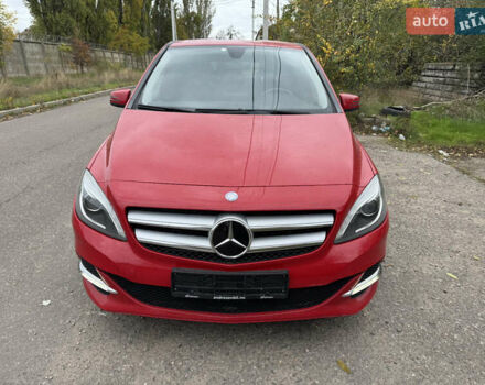 Червоний Мерседес Б-клас, об'ємом двигуна 0 л та пробігом 98 тис. км за 10500 $, фото 1 на Automoto.ua