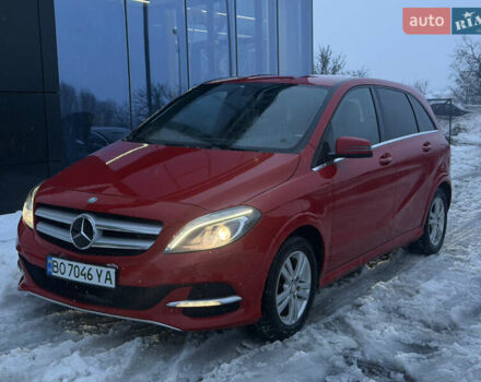 Красный Мерседес Б-класс, объемом двигателя 0 л и пробегом 109 тыс. км за 10100 $, фото 1 на Automoto.ua