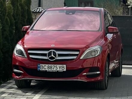 Мерседес Б-класс 2017 в Львове на Automoto.ua Красный Мерседес Б-класс, объемом двигателя 0 л и пробегом 119 тыс. км за 12950 $, фото 1 на Automoto.ua