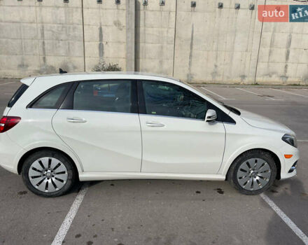 Мерседес Б-класс, объемом двигателя 0 л и пробегом 81 тыс. км за 11800 $, фото 5 на Automoto.ua