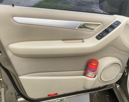 Желтый Мерседес Б-класс, объемом двигателя 2 л и пробегом 340 тыс. км за 6200 $, фото 6 на Automoto.ua