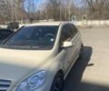 Жовтий Мерседес Б-клас, об'ємом двигуна 2 л та пробігом 210 тис. км за 6500 $, фото 1 на Automoto.ua
