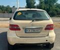 Жовтий Мерседес Б-клас, об'ємом двигуна 2.03 л та пробігом 411 тис. км за 3500 $, фото 3 на Automoto.ua