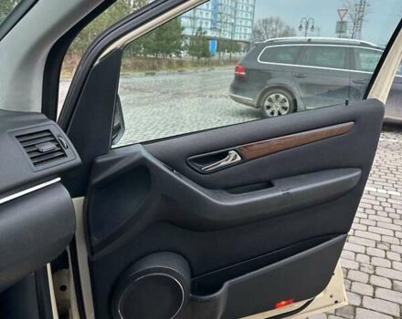 Жовтий Мерседес Б-клас, об'ємом двигуна 2.03 л та пробігом 281 тис. км за 7000 $, фото 7 на Automoto.ua
