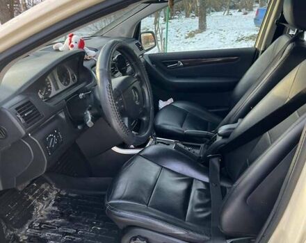 Желтый Мерседес Б-класс, объемом двигателя 1.99 л и пробегом 231 тыс. км за 7200 $, фото 5 на Automoto.ua