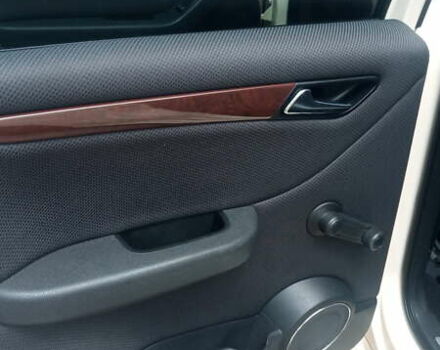 Жовтий Мерседес Б-клас, об'ємом двигуна 1.99 л та пробігом 272 тис. км за 7000 $, фото 6 на Automoto.ua