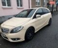 Желтый Мерседес Б-класс, объемом двигателя 1.8 л и пробегом 265 тыс. км за 8800 $, фото 1 на Automoto.ua