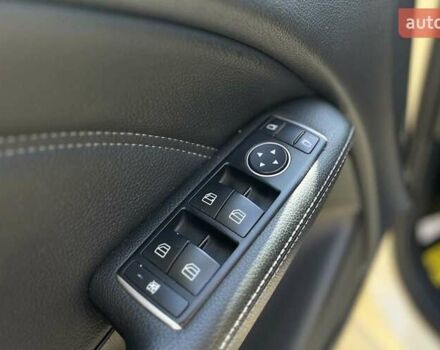 Желтый Мерседес Б-класс, объемом двигателя 1.46 л и пробегом 510 тыс. км за 10199 $, фото 11 на Automoto.ua